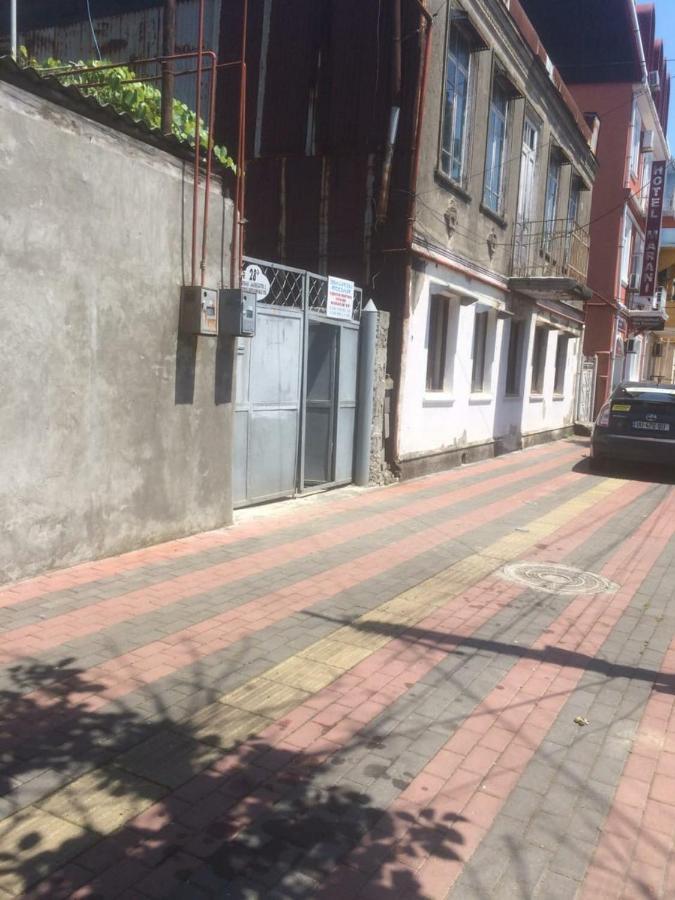 Batumi Guesthouse 28A Exterior photo