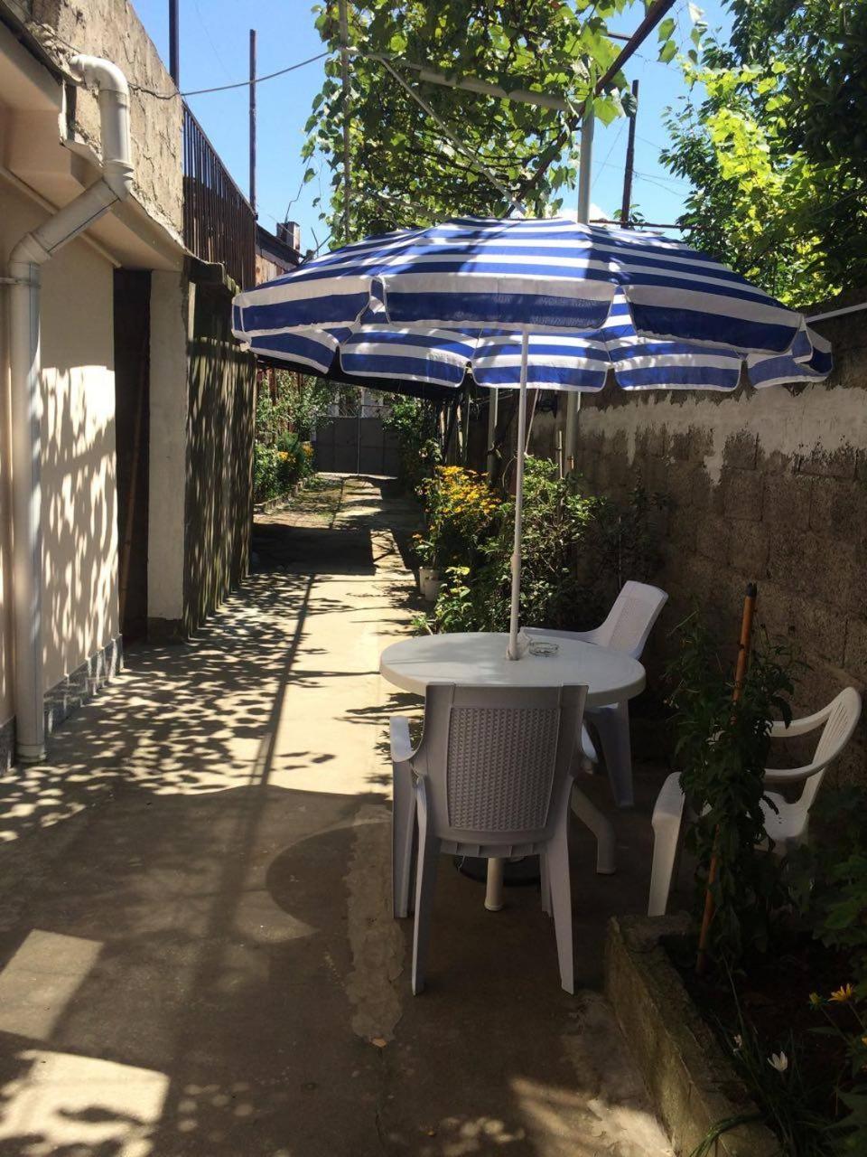 Batumi Guesthouse 28A Exterior photo