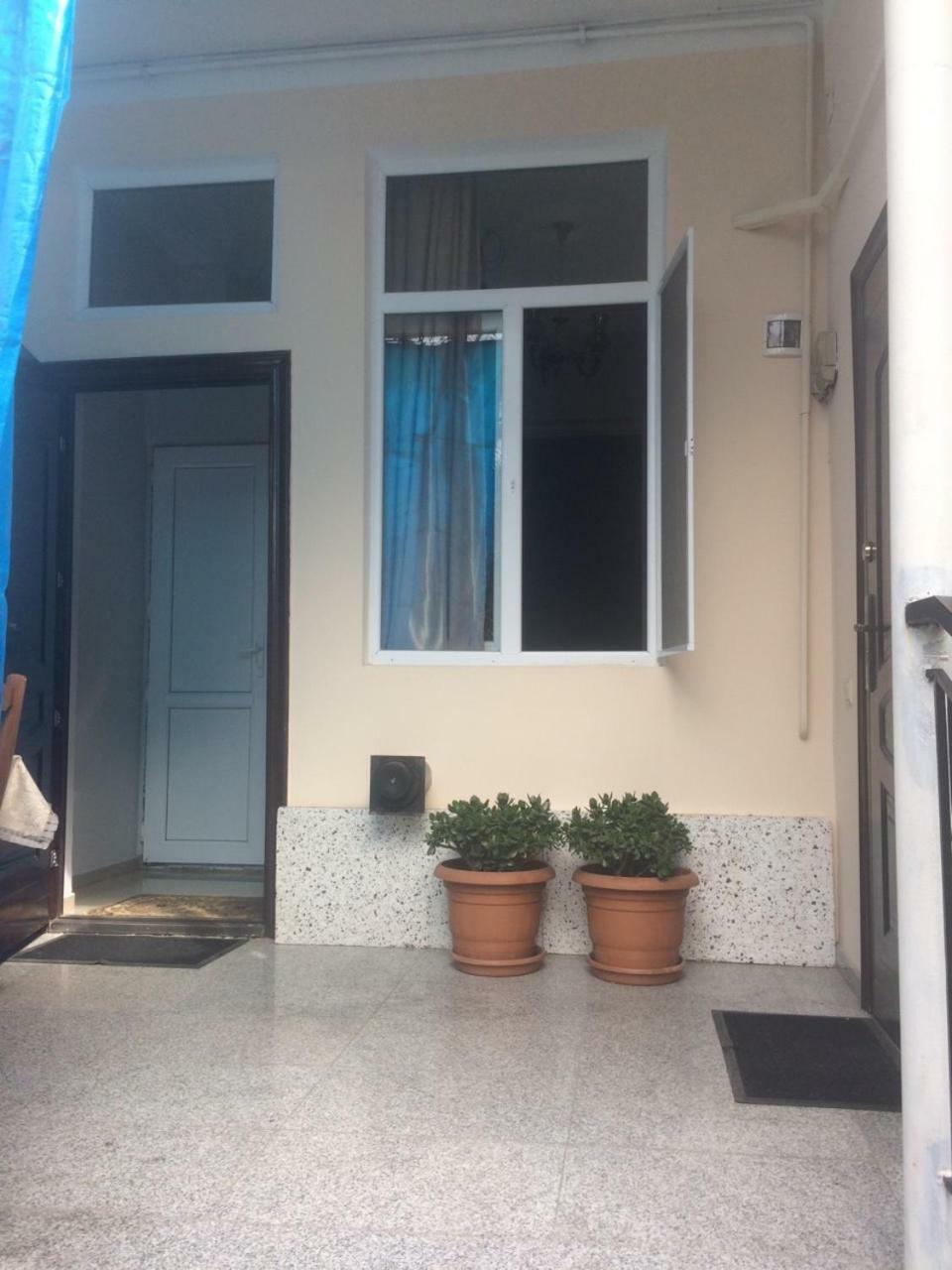 Batumi Guesthouse 28A Exterior photo